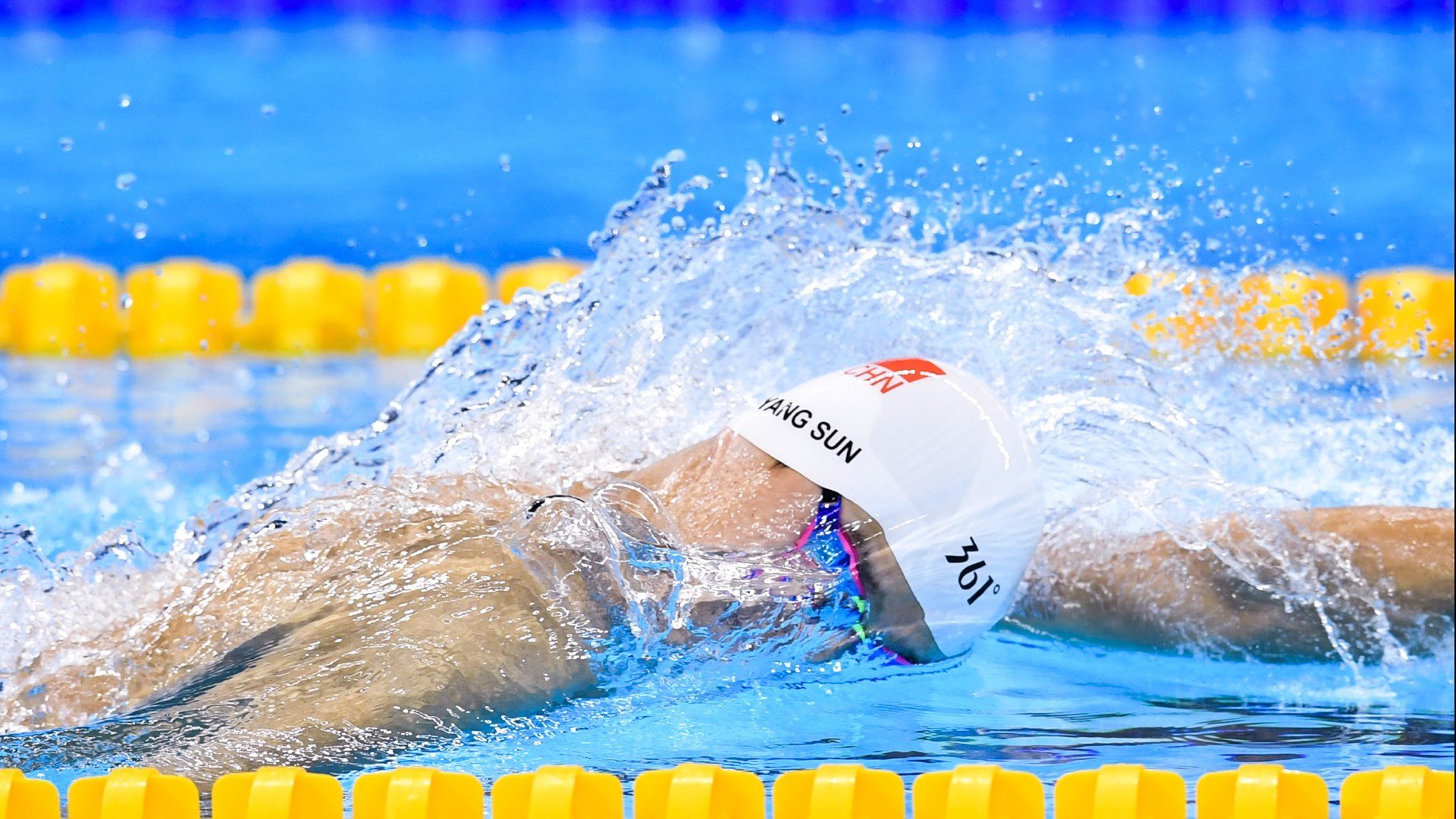 MVP宝座：王强三分绝杀让他当之无愧！，王强霸座